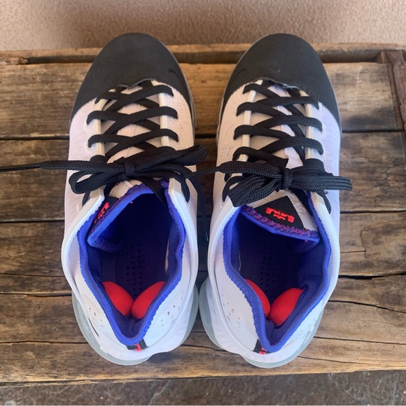 Nike Lebron 19 Low Basketball Shoe - Picture 5 of 9